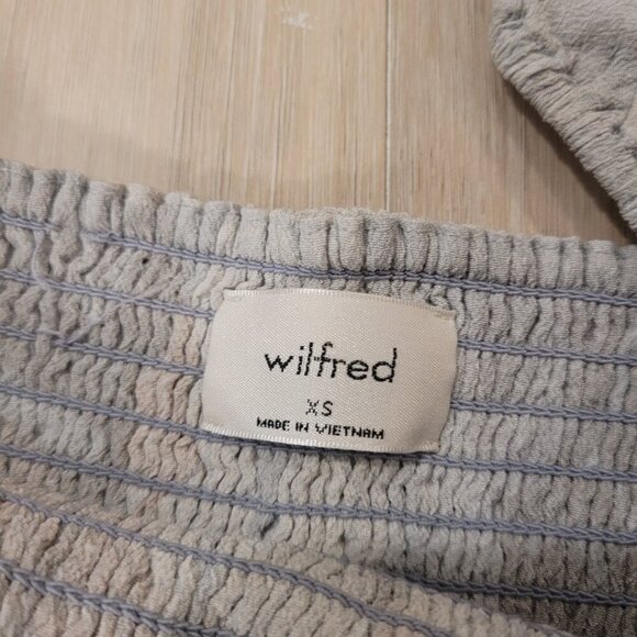 WILFRED | Aritzia Smocked Blouse Crop Top | Sz. XS - Picture 7 of 9